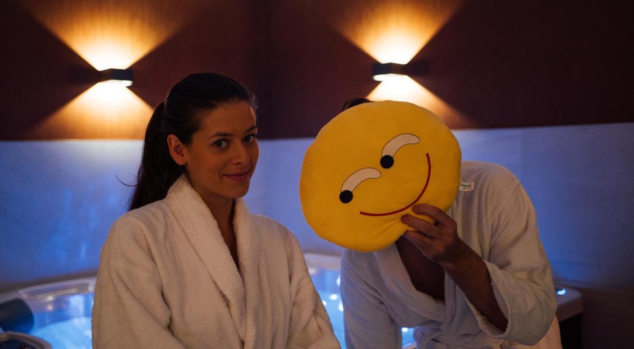 Wellness Relax - Luxusni Hotel Prága Kültér fotó